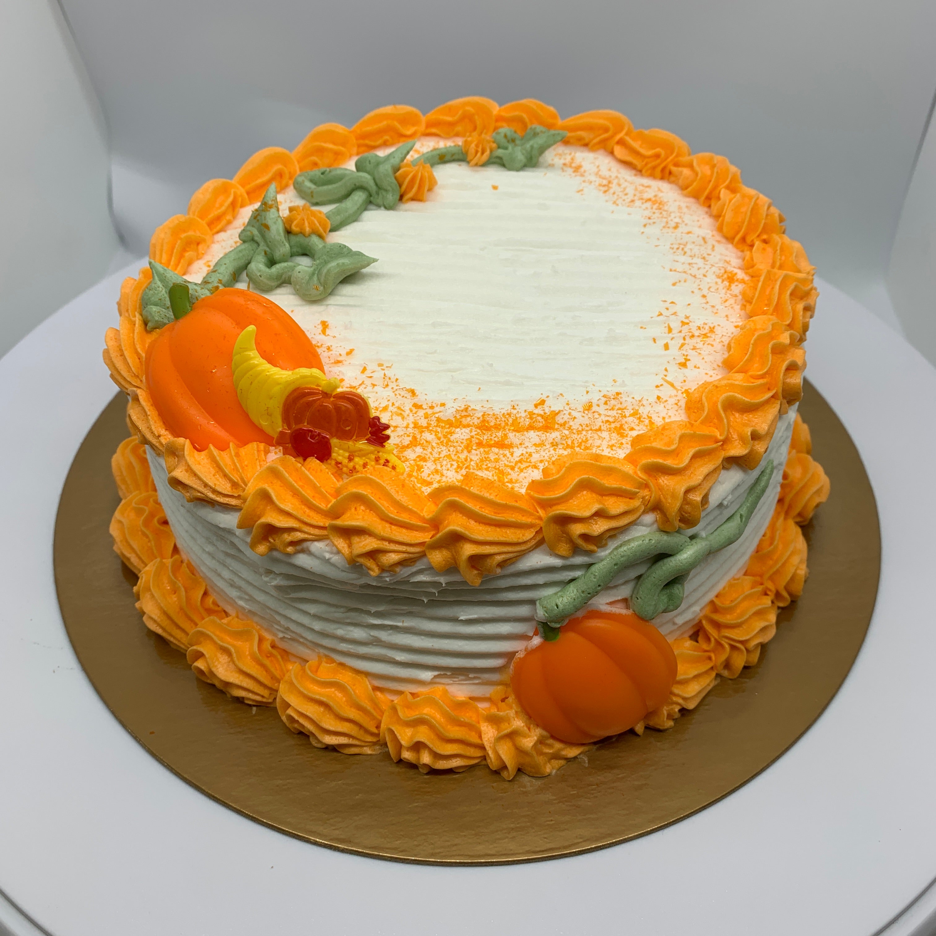 Decorated Cake: Fall leaves, round (Chocolate cake)