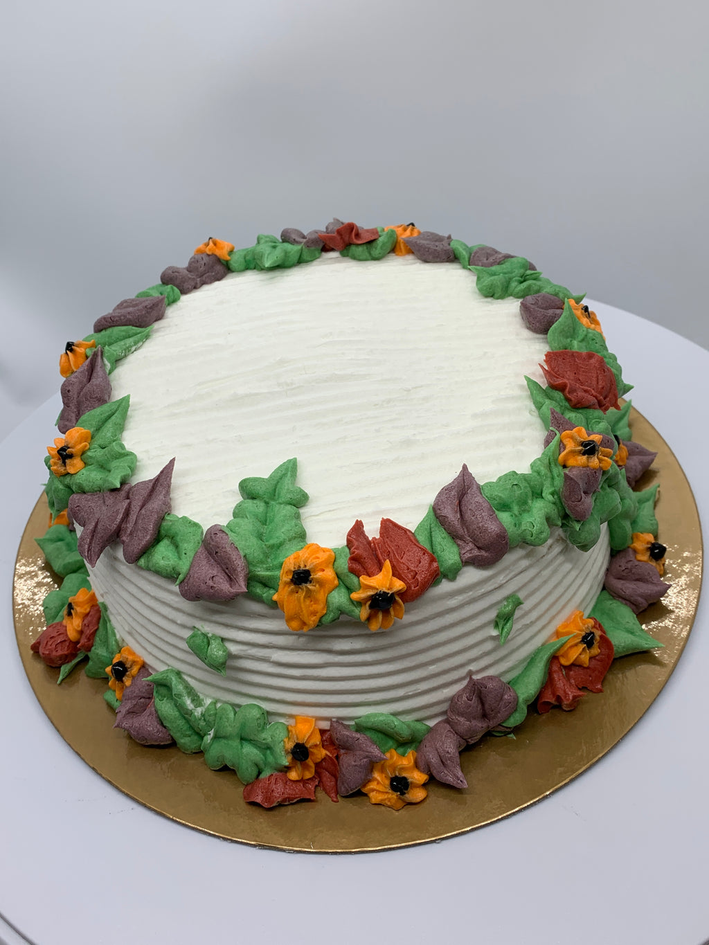 Decorated Cake: Fall leaves, round (Vanilla cake)